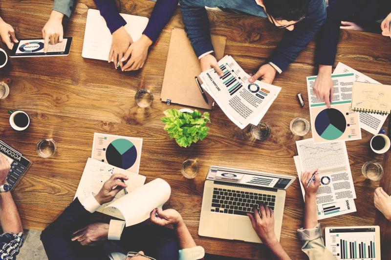 正社員 業務委託 残業なし 自由とやりがいを両立できるwebデザイナーのお仕事です ビジネス界にもプロ契約を キャリーミー