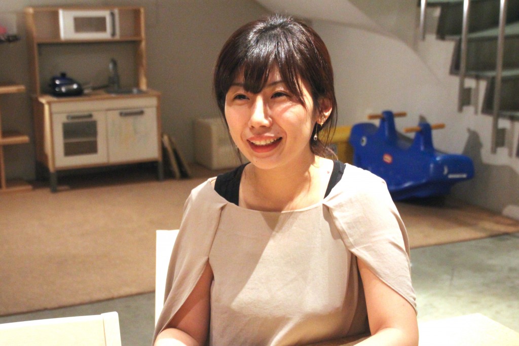 フリーランスと企業の仲介サービスCARRYME（キャリーミー）創業メンバーの毛利優子さんのインタビュー風景